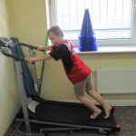 fundacja przerwij ciszę od wielu lat prowadzi kursy języka migowego na poziomie podstawoym i zaawansowanym posiada w sprzedaży multimedialny kurs języka migowego karty pracy do nauki języka migowego ćwiczenia do pomocy przy nauce języka migowego. prowadzimy sklep internetowy z materiałami ułatwiającymi naukę języka migowego. język migowy i jego nauka to jedna z głównych działalności naszej fundacji.