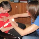 fundacja przerwij ciszę od wielu lat prowadzi kursy języka migowego na poziomie podstawoym i zaawansowanym posiada w sprzedaży multimedialny kurs języka migowego karty pracy do nauki języka migowego ćwiczenia do pomocy przy nauce języka migowego. prowadzimy sklep internetowy z materiałami ułatwiającymi naukę języka migowego. język migowy i jego nauka to jedna z głównych działalności naszej fundacji.