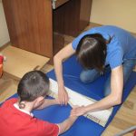 fundacja przerwij ciszę od wielu lat prowadzi kursy języka migowego na poziomie podstawoym i zaawansowanym posiada w sprzedaży multimedialny kurs języka migowego karty pracy do nauki języka migowego ćwiczenia do pomocy przy nauce języka migowego. prowadzimy sklep internetowy z materiałami ułatwiającymi naukę języka migowego. język migowy i jego nauka to jedna z głównych działalności naszej fundacji.