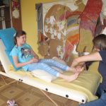 fundacja przerwij ciszę od wielu lat prowadzi kursy języka migowego na poziomie podstawoym i zaawansowanym posiada w sprzedaży multimedialny kurs języka migowego karty pracy do nauki języka migowego ćwiczenia do pomocy przy nauce języka migowego. prowadzimy sklep internetowy z materiałami ułatwiającymi naukę języka migowego. język migowy i jego nauka to jedna z głównych działalności naszej fundacji.