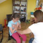 fundacja przerwij ciszę od wielu lat prowadzi kursy języka migowego na poziomie podstawoym i zaawansowanym posiada w sprzedaży multimedialny kurs języka migowego karty pracy do nauki języka migowego ćwiczenia do pomocy przy nauce języka migowego. prowadzimy sklep internetowy z materiałami ułatwiającymi naukę języka migowego. język migowy i jego nauka to jedna z głównych działalności naszej fundacji.